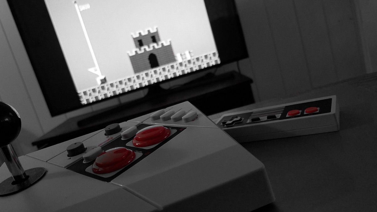 Controle de videogame moderno para jogos competitivos.